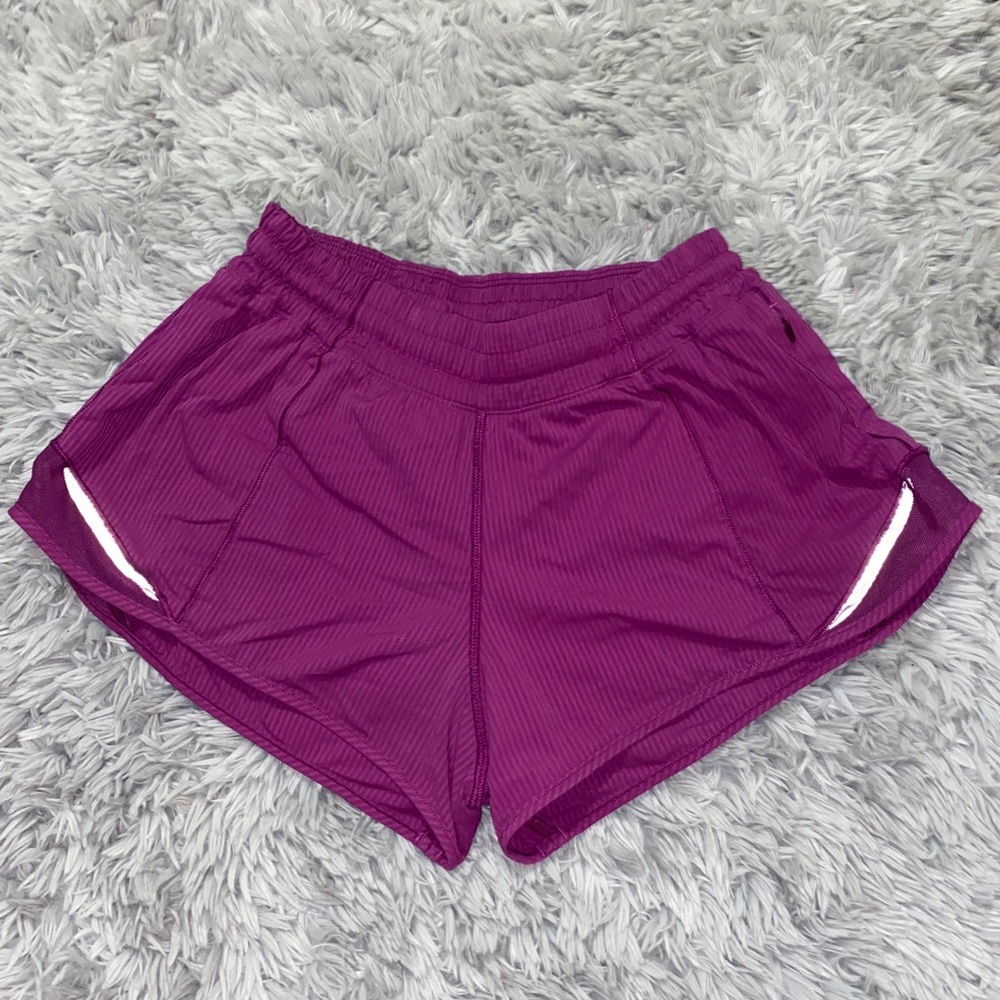 Lululemon hotty hot shorts 2.5